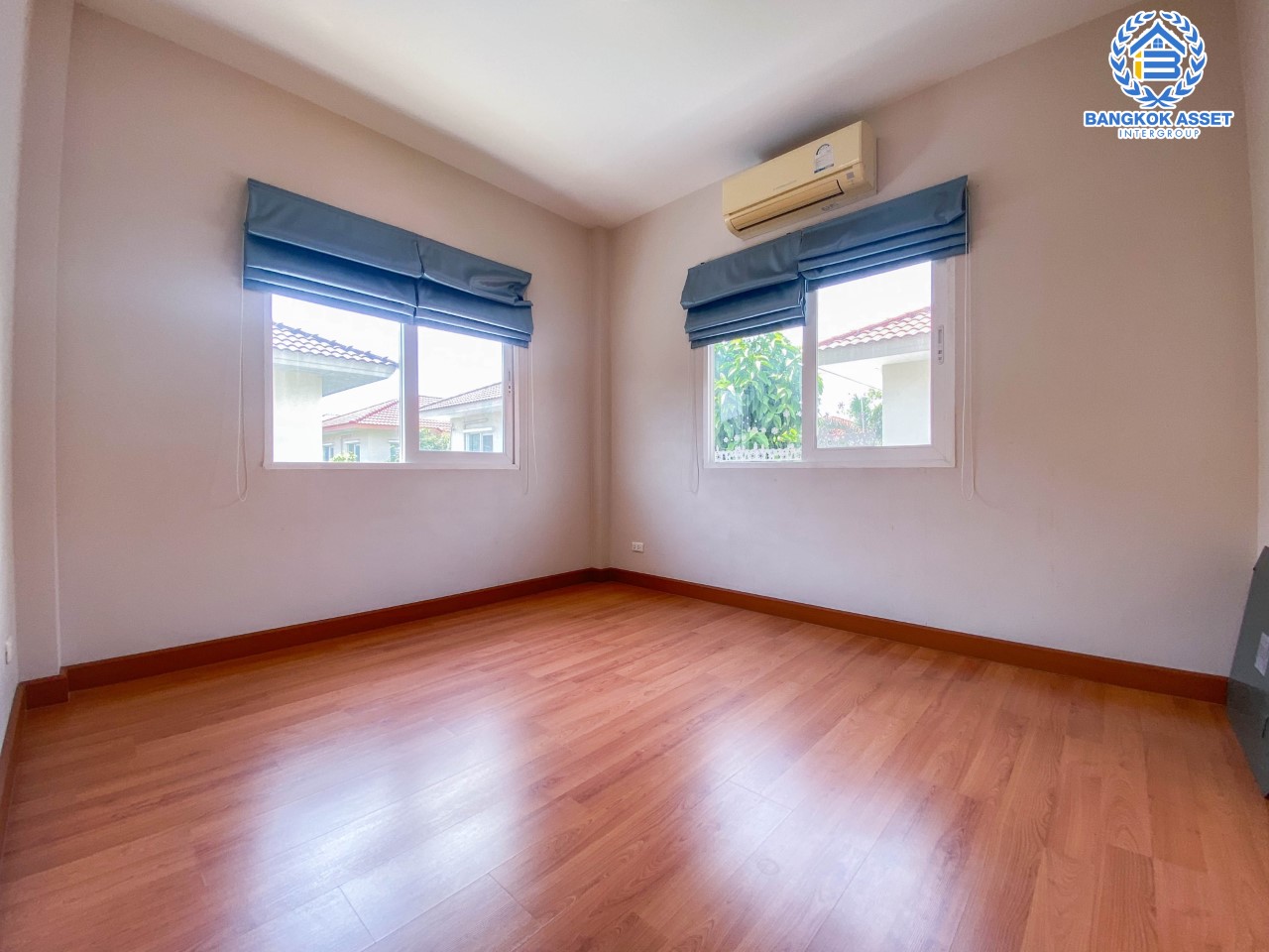 บ้านเดี่ยวมือสอง นนทบุรี คุณภาพแบรนด์ Q.House ม.คาซ่าวิลล์ ราชพฤกษ์-แจ้งวัฒนะ เนื้อที่ 50.6 ตร.ว. ฟังก์ชัน 3 ห้องนอน 2 ห้องน้ำ จอดรถได้ 2 คัน บ้านสวย พร้อมอยู่ ทำเลศักยภาพ ติดถนนราชพฤกษ์ ใกล้ทางด่วนแจ้งวัฒนะ และเซ็นทรัลแจ้งวัฒนะ...